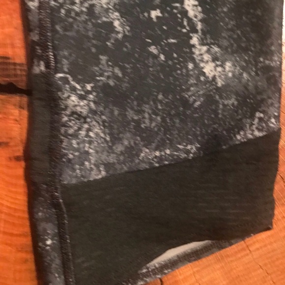 Under Armour Crop Leggings - Picture 4 of 9